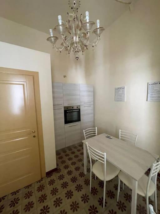 Garibaldi 86 Villa Виареджо Екстериор снимка